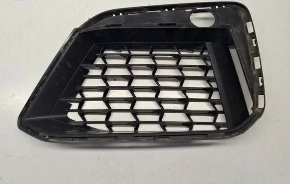 BMW 5 G30 G31 Front bumper lower grill 8098669 51118098669