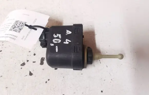 Headlight level adjustment motor