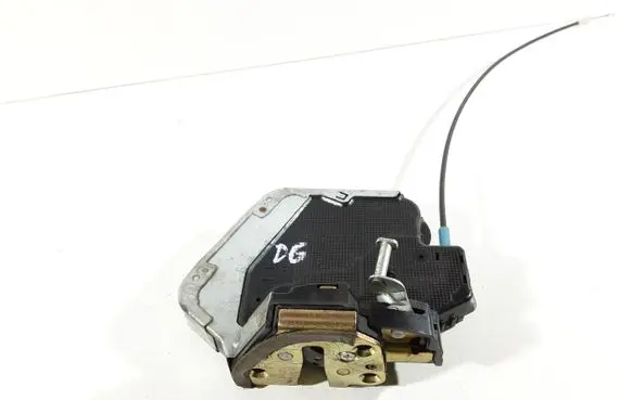 Suzuki Grand Vitara II Rear door lock 5E2516