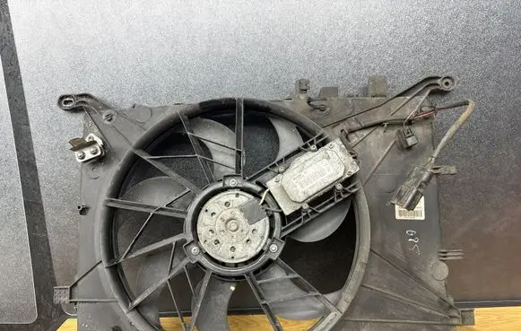 Volvo S80 Electric radiator cooling fan 30636445
