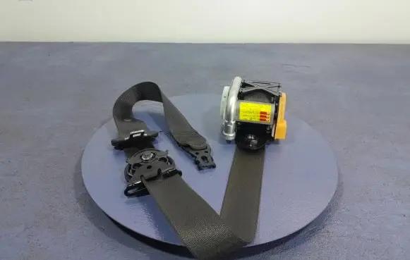 Opel Insignia A Front seatbelt 12848367