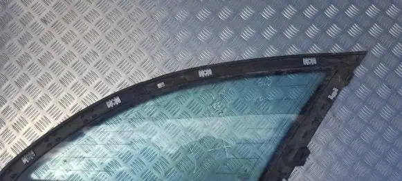 Mercedes-Benz C W203 Rear side window