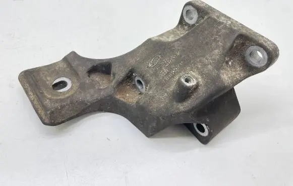 Land Rover Range Rover Sport L320 Engine mounting bracket KKU500590 4H226D37AA