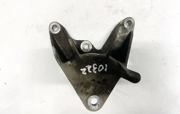 Opel Astra J Engine mounting bracket v06232