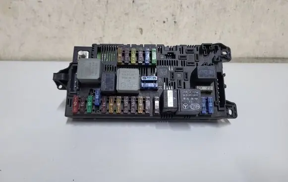 Mercedes-Benz E W211 Fuse module 2115453801