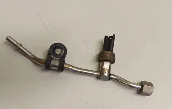 BMW 5 F10 F11 Fuel injector supply line/pipe 7545707