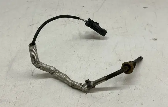 Volvo V60 Exhaust gas temperature sensor 31370468 1413874703210