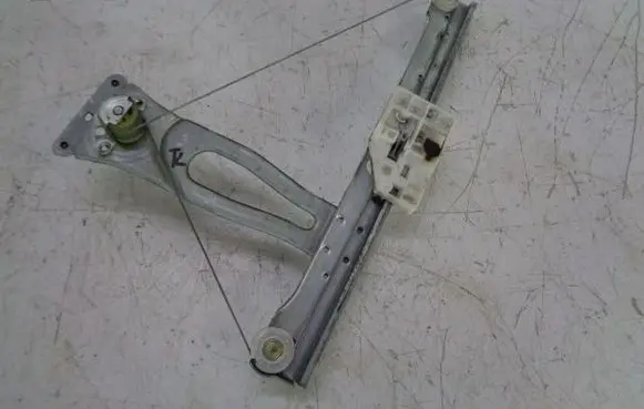 Citroen C3 Rear door manual window regulator 