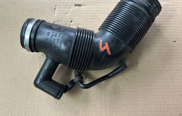 Skoda Roomster (5J) Air intake hose/pipe 6R0129654C
