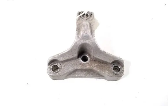 Hyundai Kona I Engine mounting bracket 21825K4000