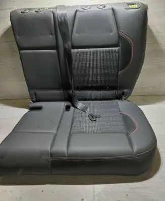 Peugeot 2008 I Second row seats 
