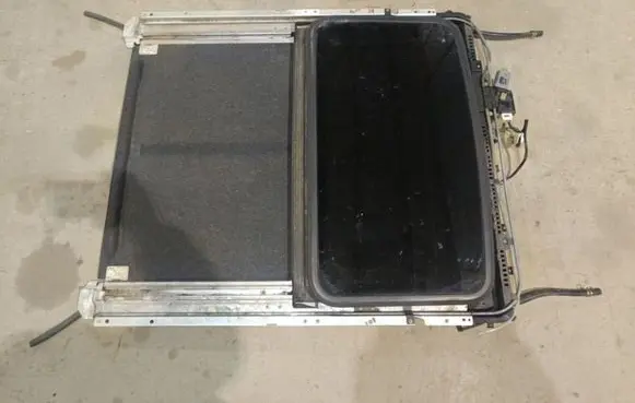 Mitsubishi Grandis Sunroof set 