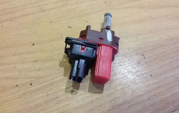 Clutch pedal sensor