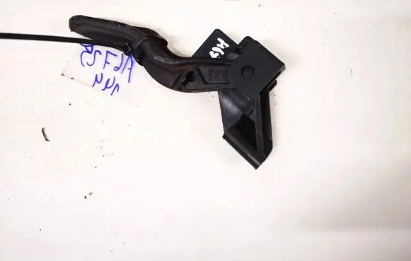 Opel Vectra B Engine bonnet (hood) release handle 7002346