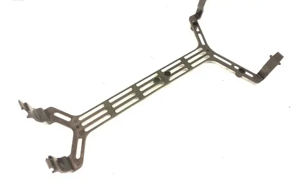 Radiator mount bracket