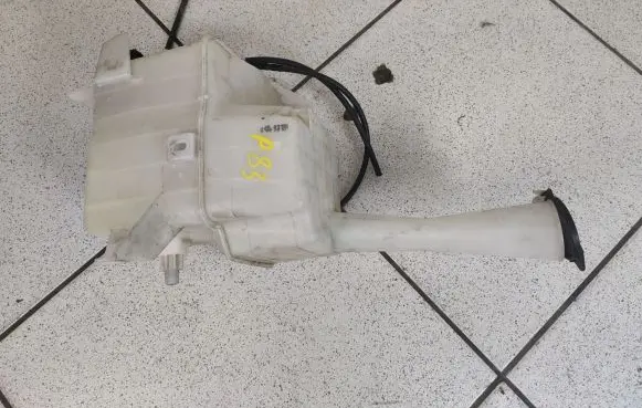 Toyota Sienna XL30 III Windshield washer fluid reservoir/tank 060851-096