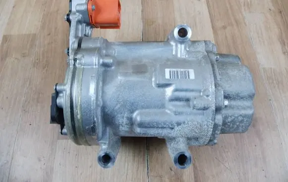 Nissan Leaf II (ZE1) Air conditioning (A/C) compressor (pump) 926005SA1B 0424001441