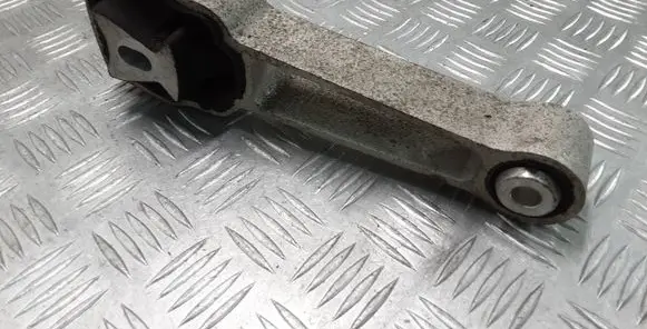 Land Rover Evoque I Engine mounting bracket
