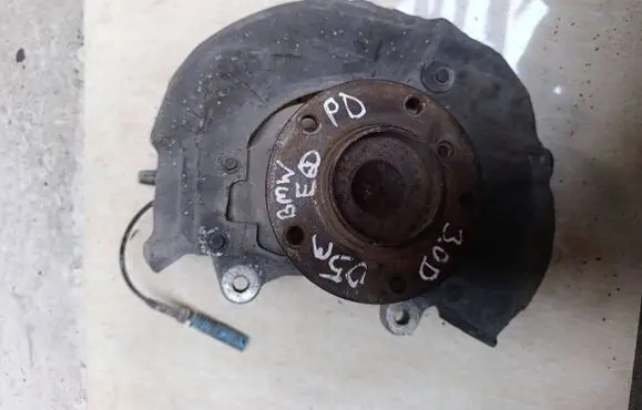 BMW 5 E60 E61 Front wheel hub