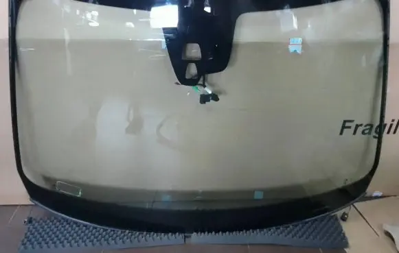 Volvo XC60 Front windscreen/windshield window 