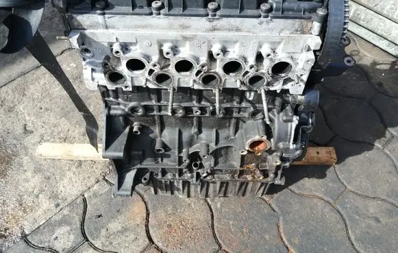Peugeot Boxer Engine 9634963010