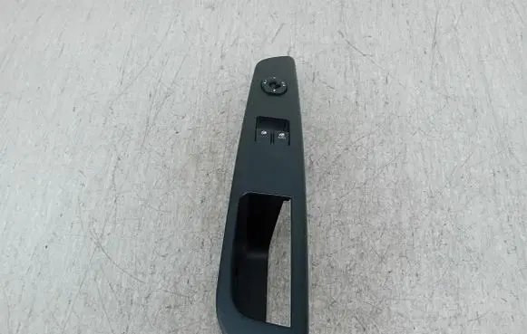 KIA Ceed Quarter vent window switch 823511H110