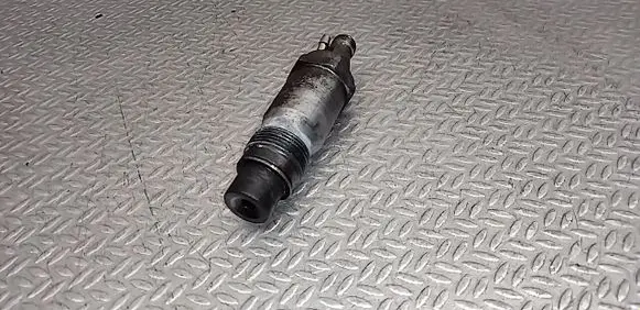 Chrysler Voyager Fuel injector KCA17S70