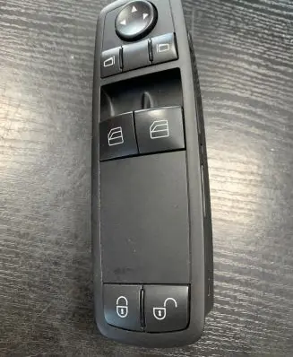 Mercedes-Benz A W169 Electric window control switch A1698206410