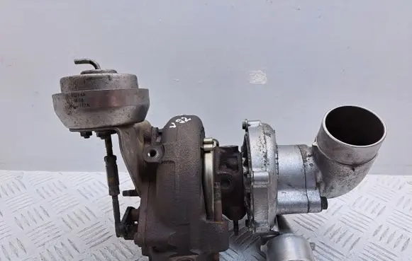 Toyota Corolla Verso AR10 Turbo 172010R020 W06004992 0607010047