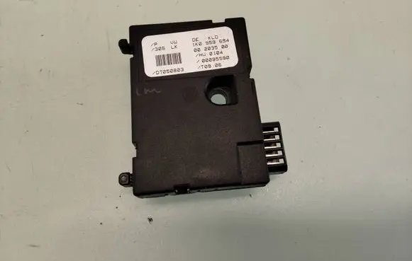 Volkswagen Touran I Steering angle sensor 1K0959654 00203500 00095590