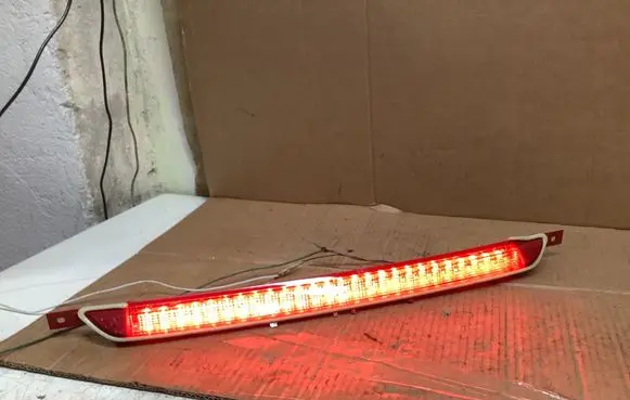 Volkswagen Touareg III Third/center stoplight 5G6945087A