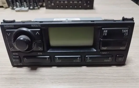 Toyota Avensis T220 Radio/GPS head unit trim 