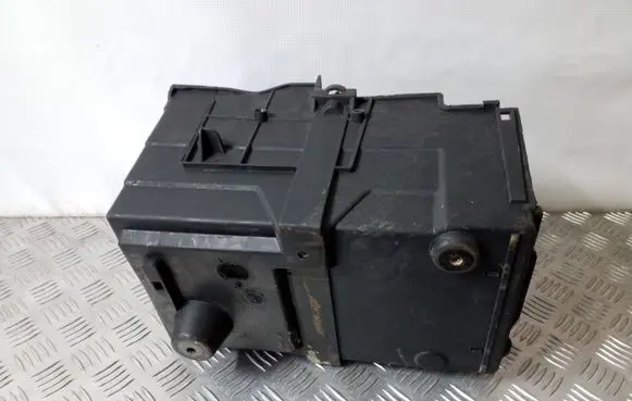 Battery box tray
