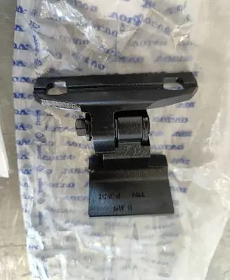 Volvo S80 Front door lower hinge 31218724 30784919