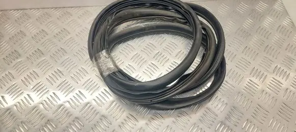 Mazda 3 II Front door rubber seal 