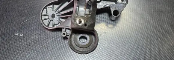 Audi A6 S6 C6 4F Engine mounting bracket 4F0199351S