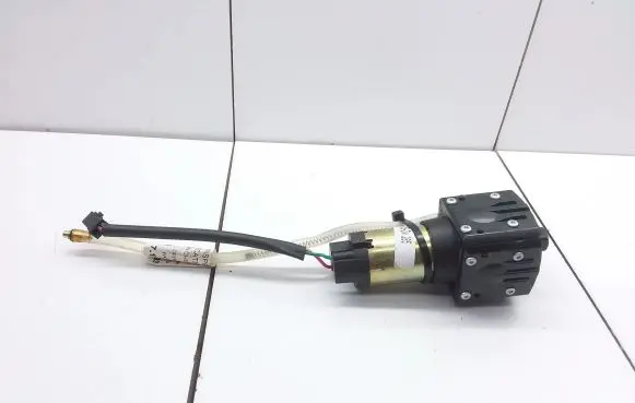 BMW 7 E65 E66 Seat adjustment motor 7115693 G144570215