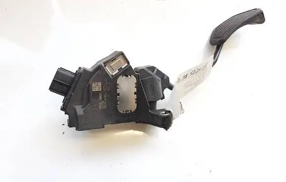 Toyota RAV 4 (XA40) Accelerator throttle pedal 781100W050
