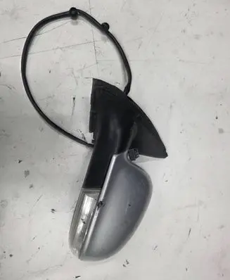 Volkswagen Golf VI Front door electric wing mirror E1010836