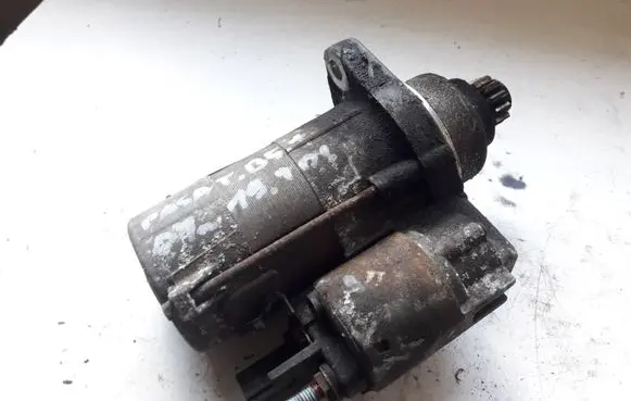 Volkswagen PASSAT B6 Starter motor 02M911023N
