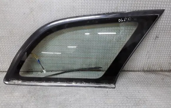 Toyota Avensis T250 Rear side window