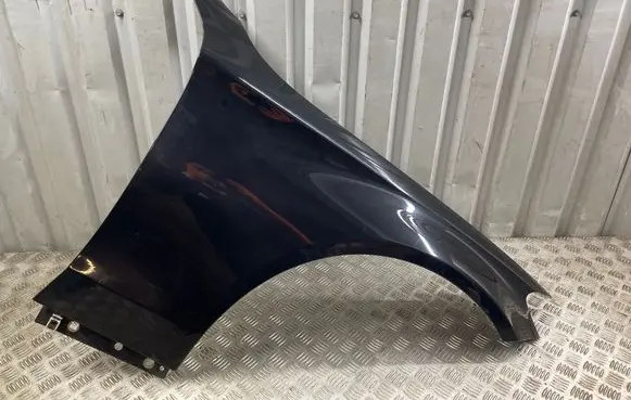 Mercedes-Benz C W205 Fender 