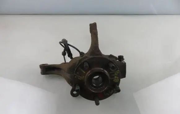 Renault Koleos I Front wheel hub spindle knuckle 