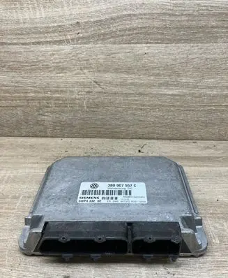 Volkswagen PASSAT B5 Engine control unit/module 3B0907557C 5WP433202