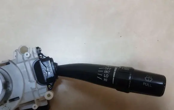 Toyota Avensis T220 Wiper control stalk 96229005 17A089