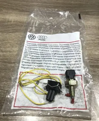 Volkswagen Lupo Reversing light switch sensor 020945415a
