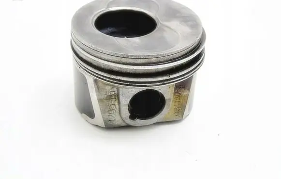 Volkswagen Caddy Piston 081180