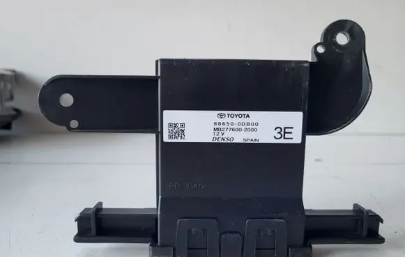 Toyota Yaris XP210 Air conditioner control unit module 886500DB00