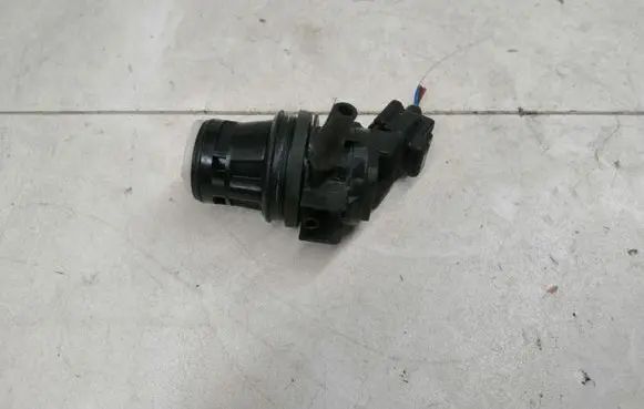 Toyota RAV 4 (XA40) Windscreen/windshield washer pump 8533060190 0602104541