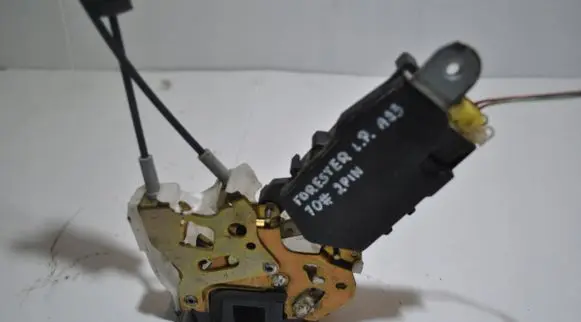 Subaru Forester SG Front door lock